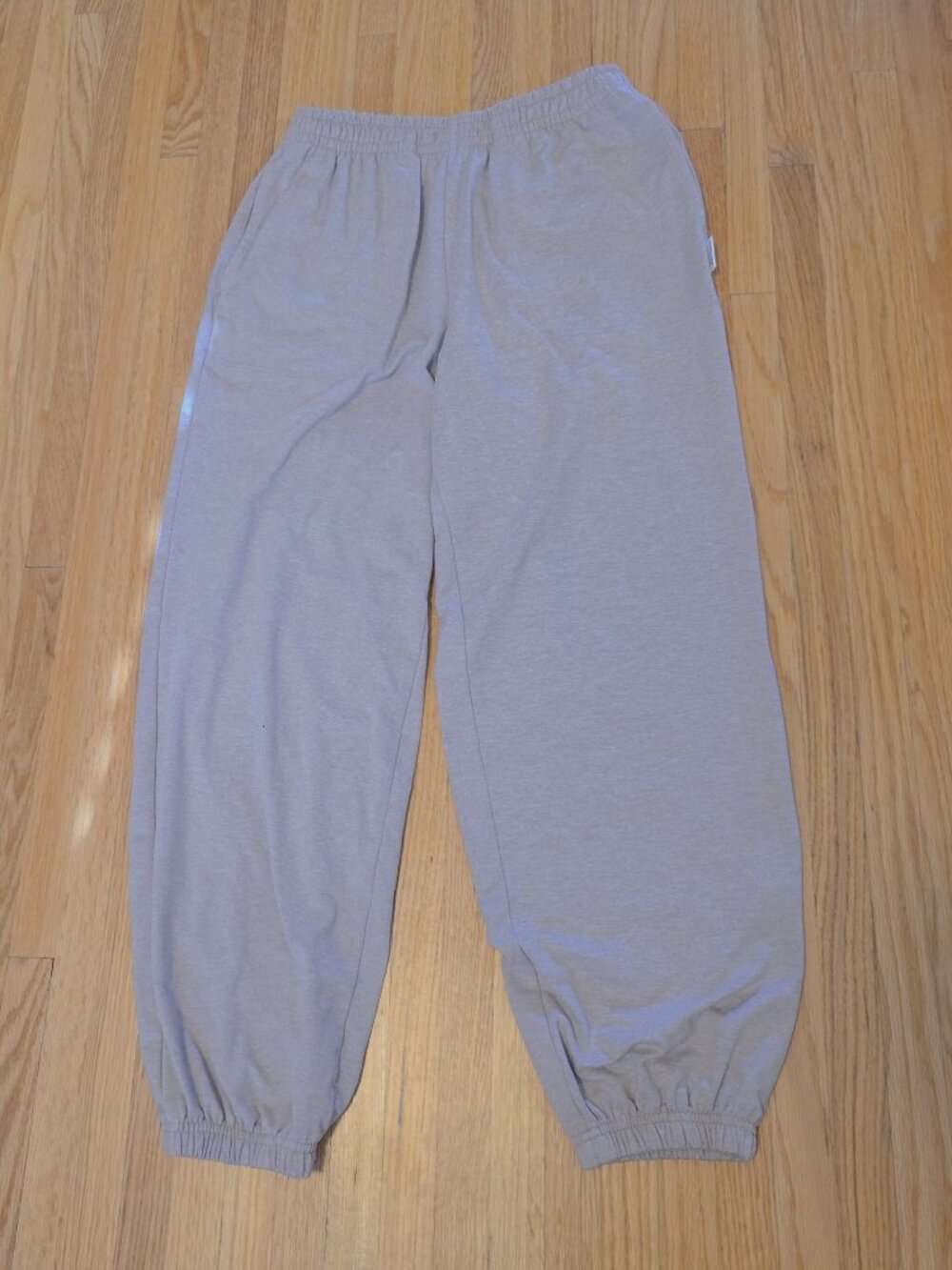 Aerie OFFLINE Chill Cuffed Jogger Sweatpants . Oatmeal, small.